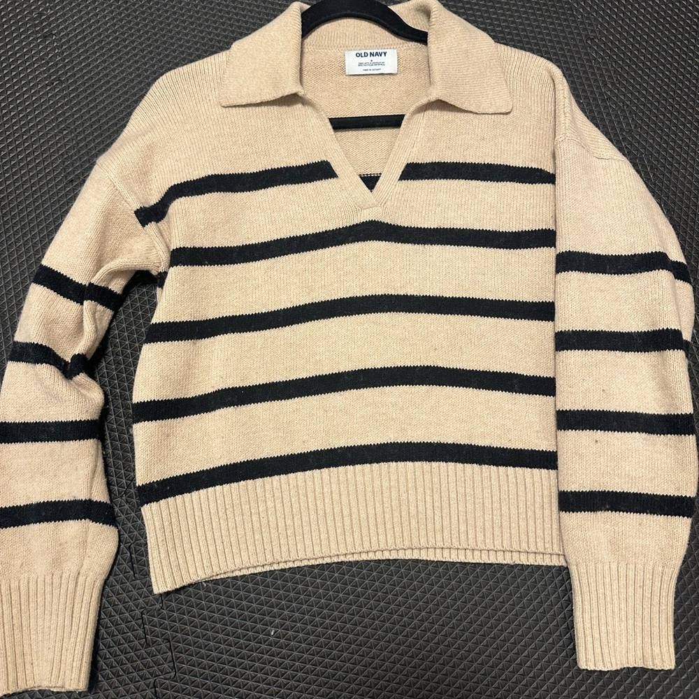 Old Navy Beige and Black V-Neck Sweater
